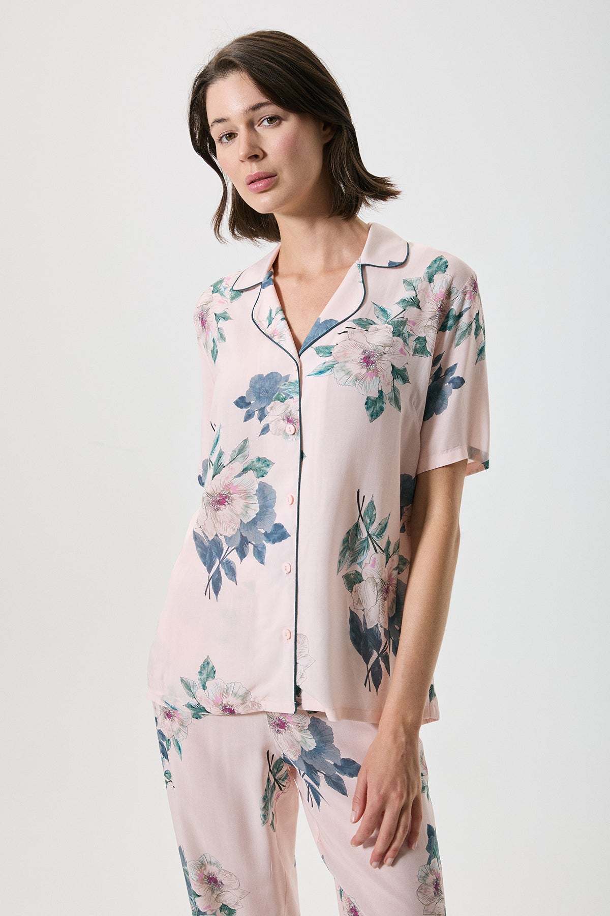 Instant Paisible - Pyjama boutonné - Sérénité florale et douceur enveloppante