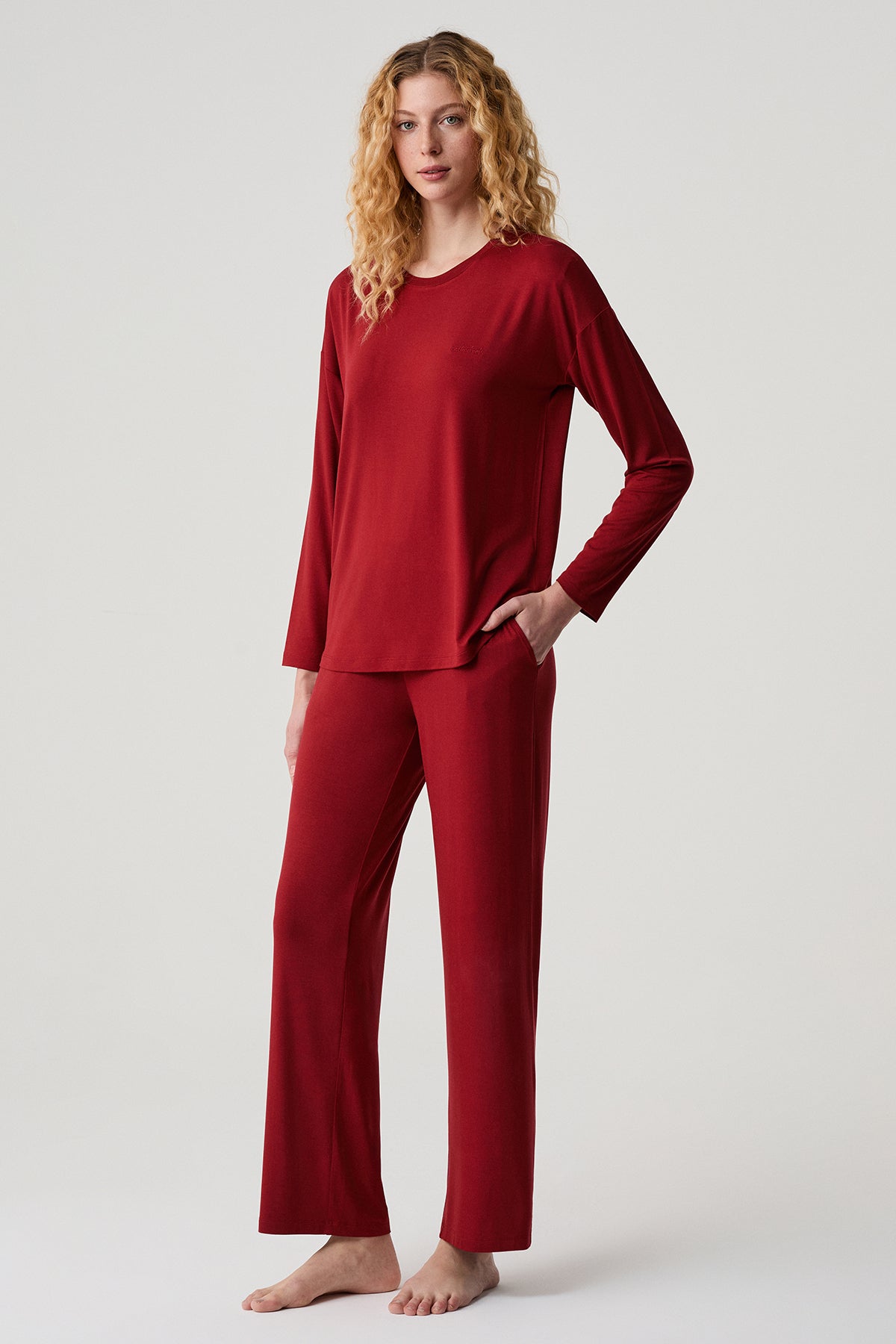 Le Cabinet de Rubis - Ensemble 2 Pcs - Rouge précieux et minimalisme sophistiqué