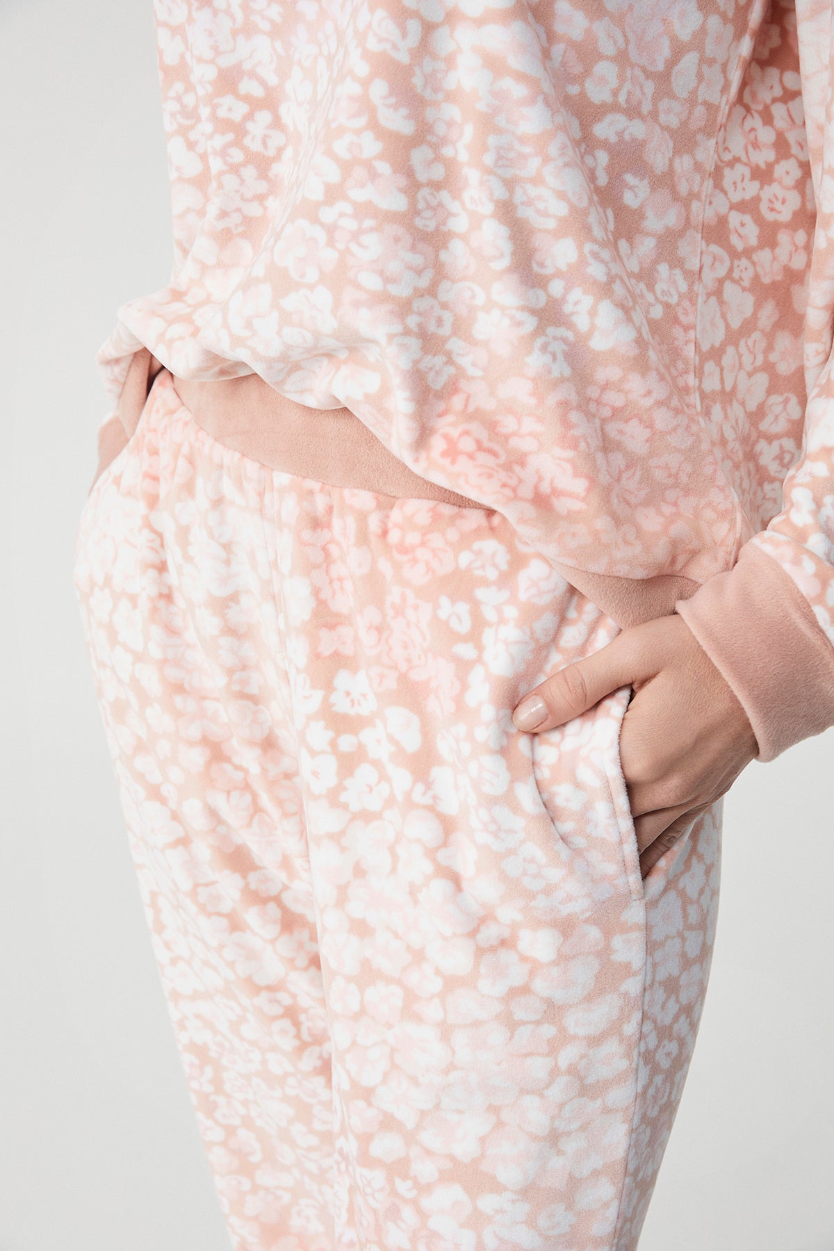 Camélia Poudré - Ensemble 2 Pcs - Raffinement poudré et chaleur enveloppante