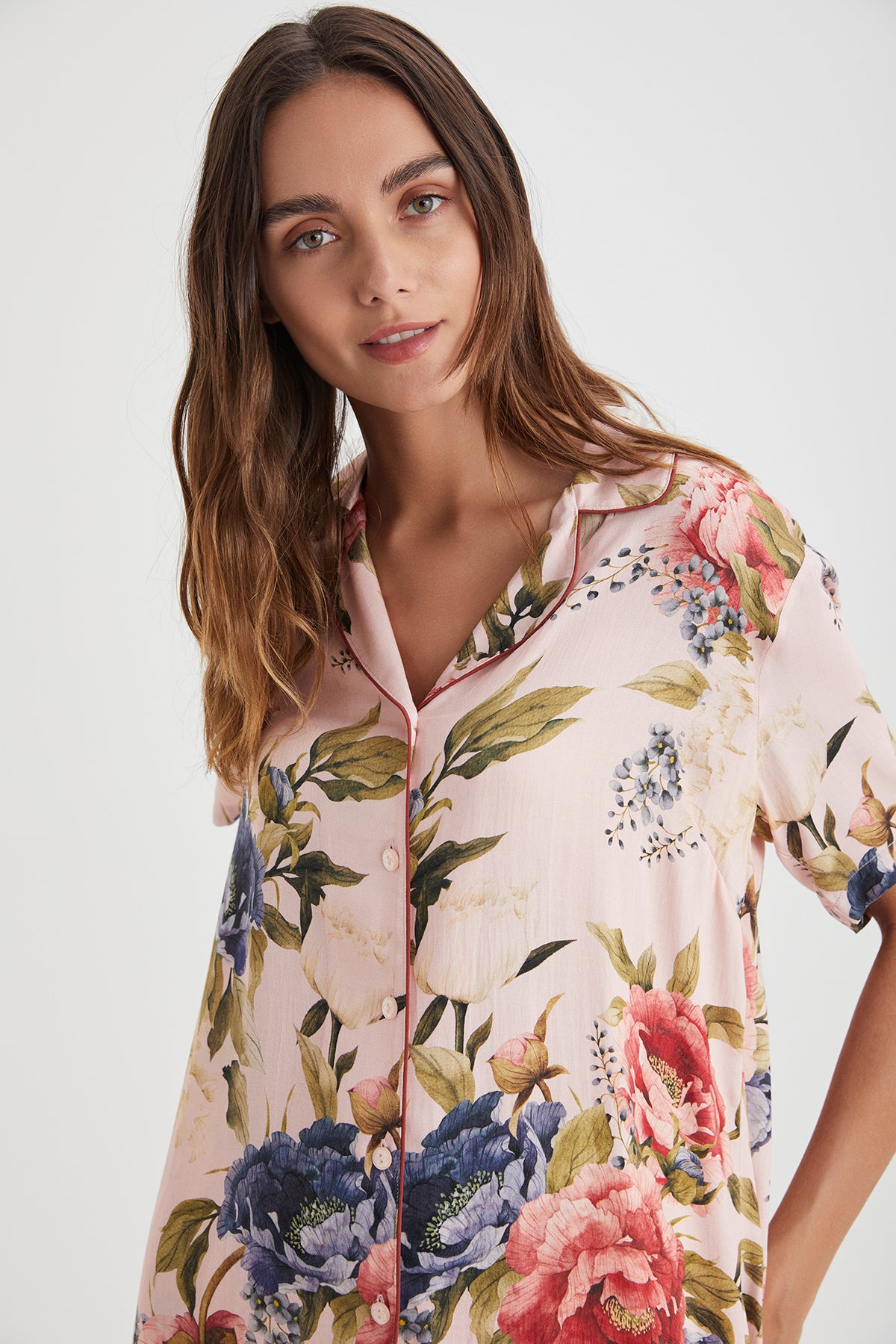 Jardin d’Été - Pyjama boutonné - Fraîcheur florale et élégance naturelle