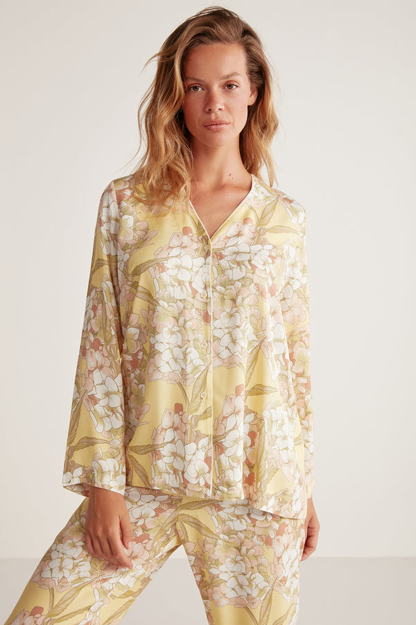 Pyjama boutons jaune à motif fleuri