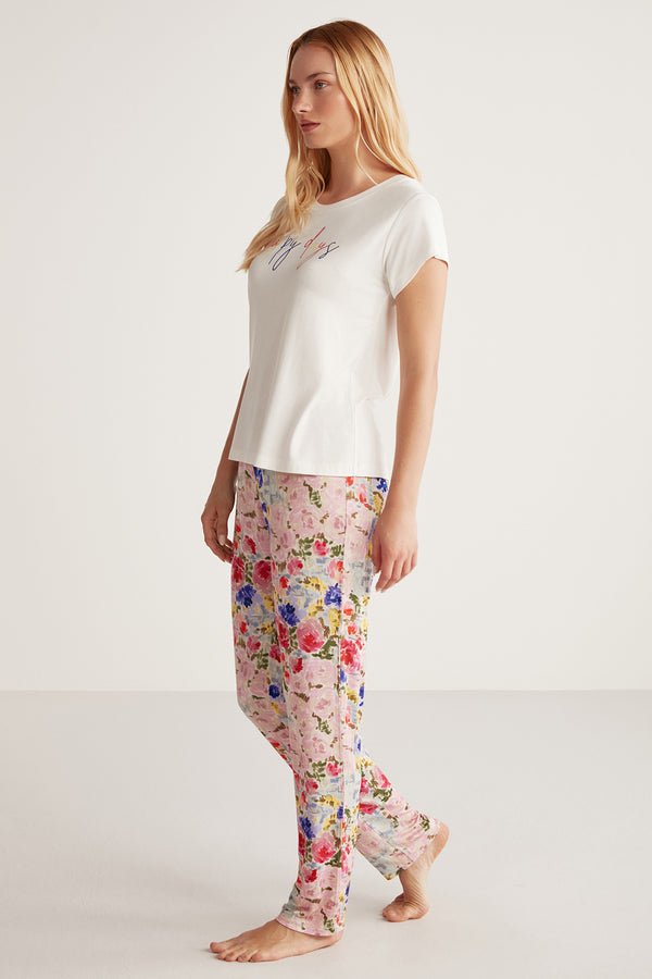 Pyjama à haut blanc neige et pantalon à motif fleuri
