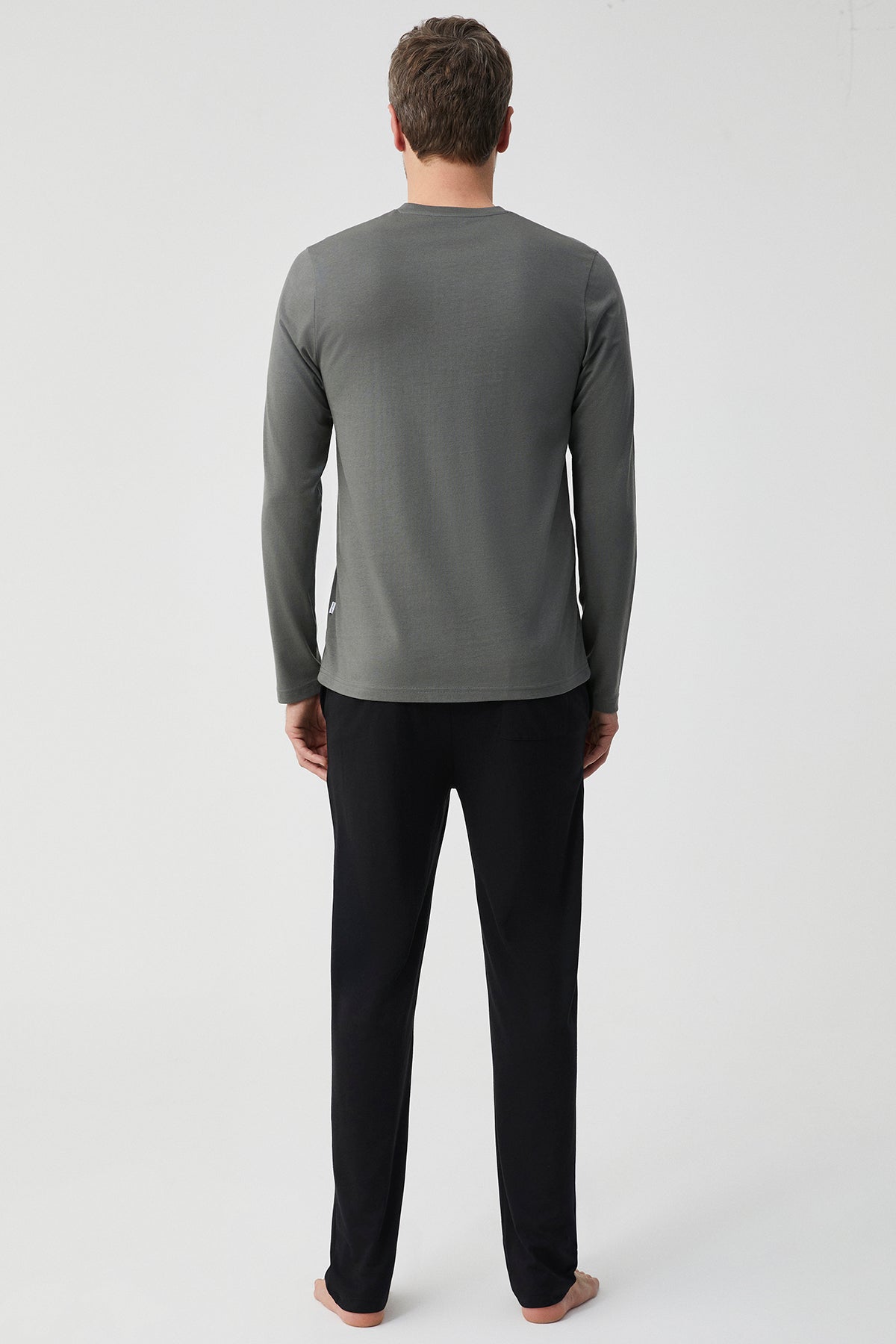 Éclipse Grise - Pyjama 2 Pcs - Sobriété raffinée et allure chic-décontracté