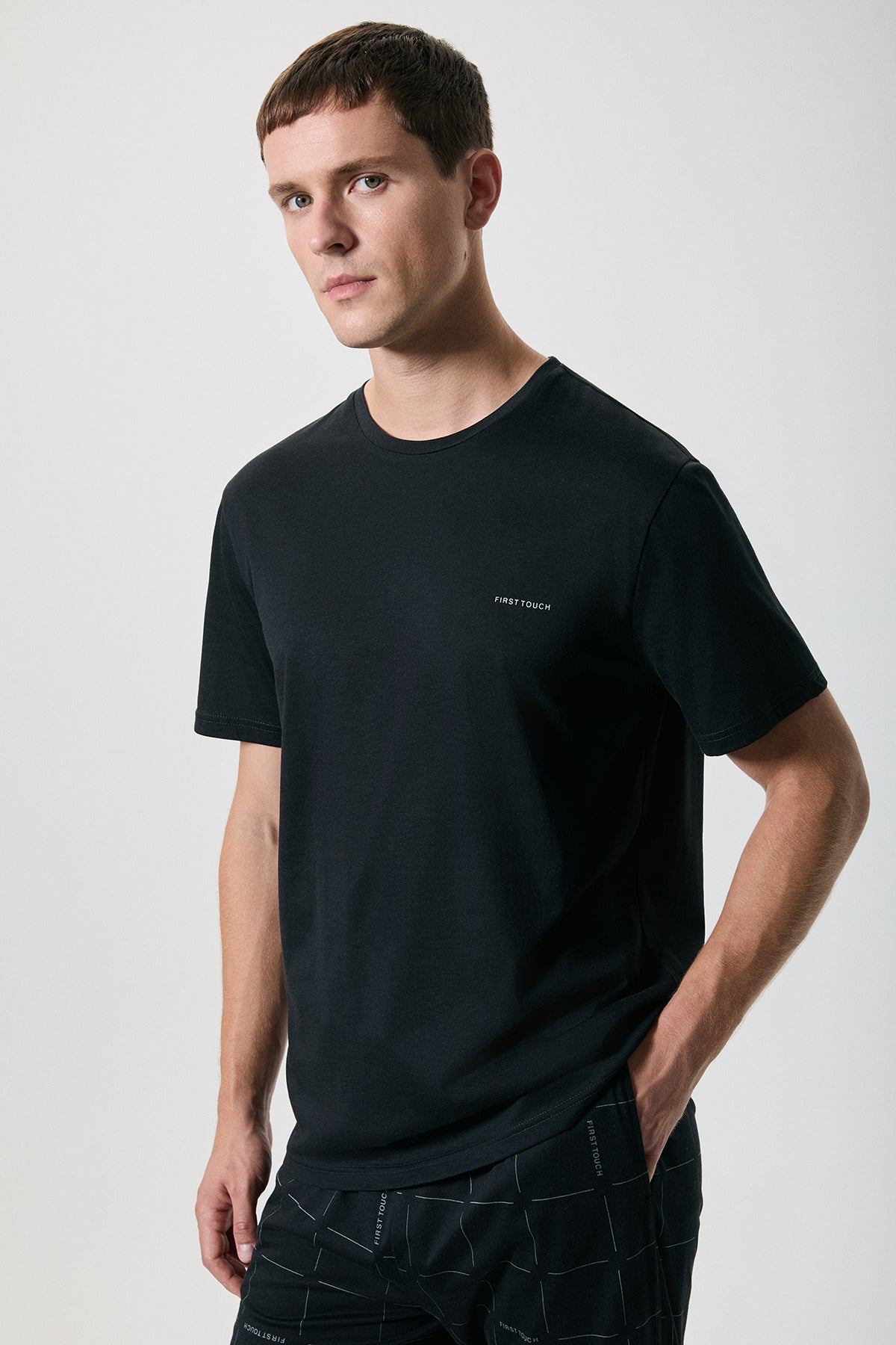 Ombre Silencieuse - Pyjama 2 Pcs - Élégance nocturne et simplicité réconfortante