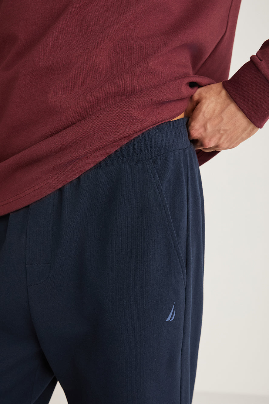 Pyjama à haut bordeaux uni et pantalon bleu uni CN