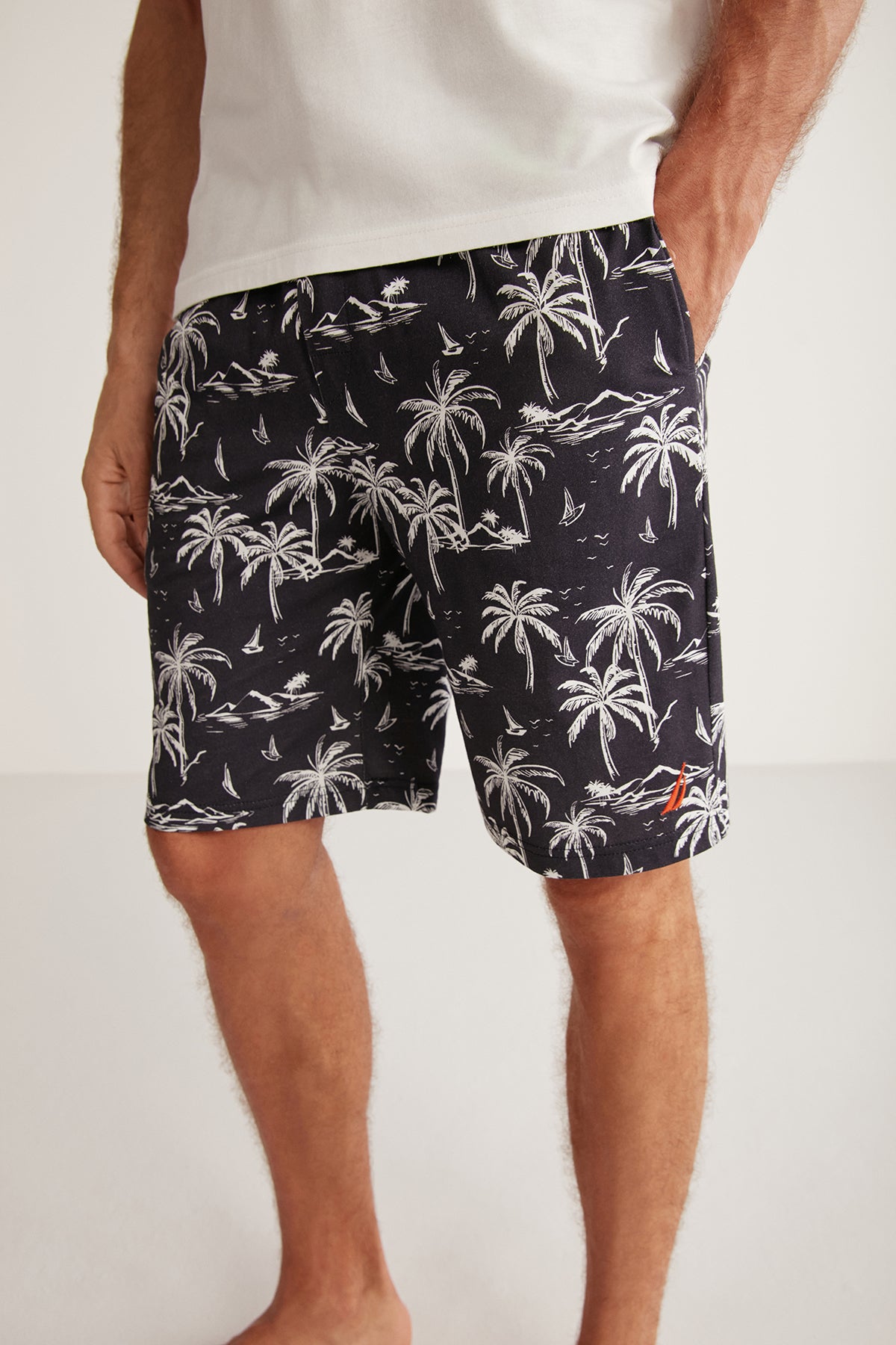 Ensemble short homme à haut blanc et short imprimé hawaïen