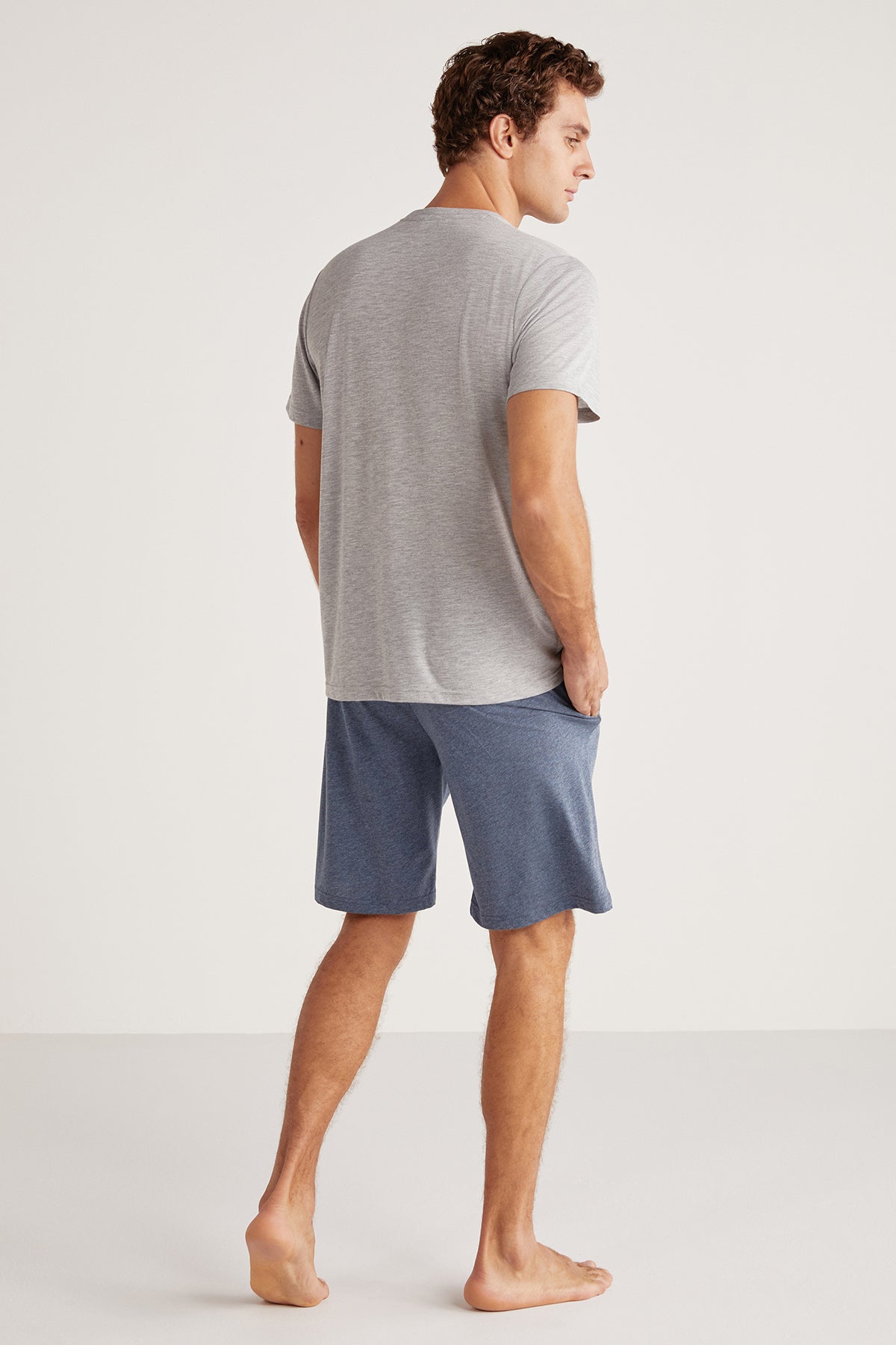 Ensemble short homme à haut gris et short bleu ciel