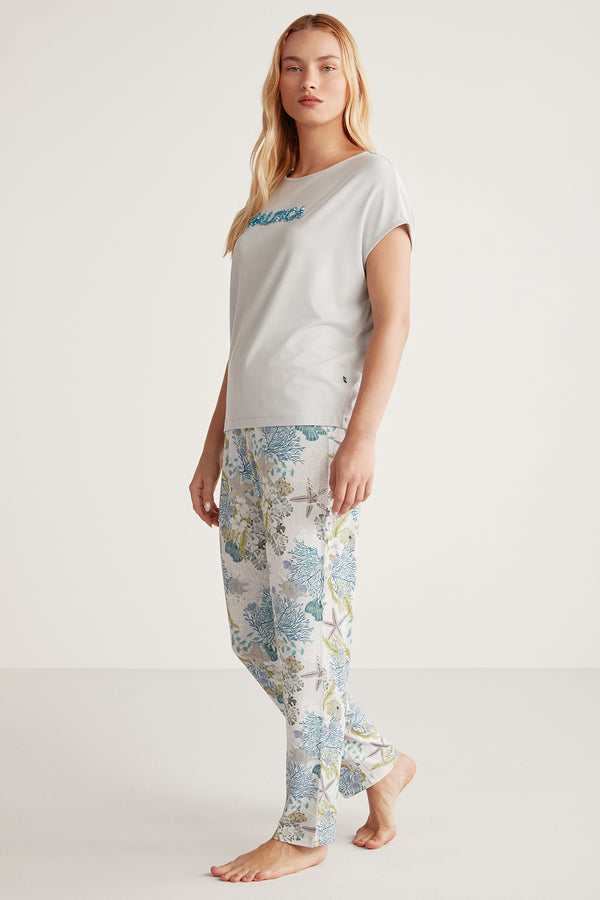 Pyjama à haut gris clair à ornement en paillettes et pantalon motif algues