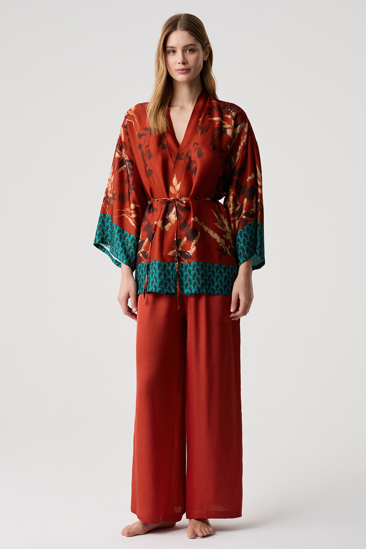 L’Orangerie de Grenat – Ensemble 3 Pcs – Élégance florale et sophistication précieuse