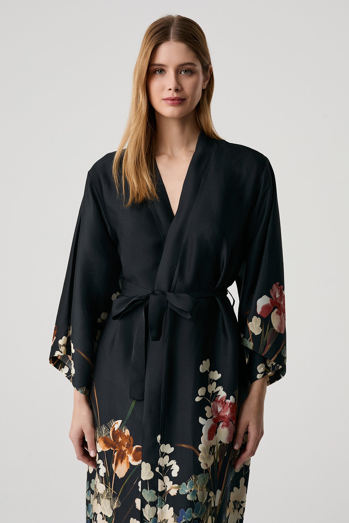 Le Grand Salon des Fleurs – Ensemble 2 Pcs – Élégance sensuelle et féminité sophistiquée
