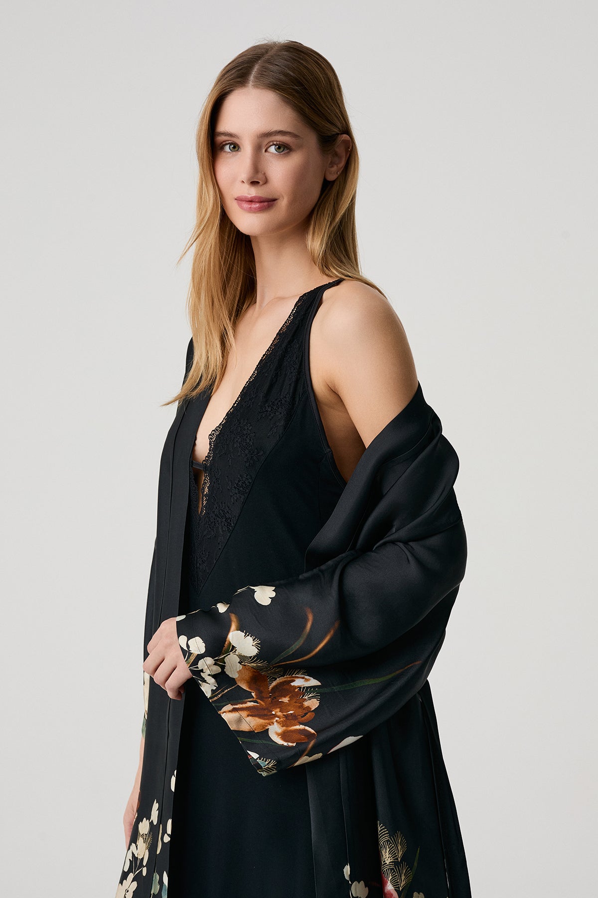 Le Grand Salon des Fleurs – Ensemble 2 Pcs – Élégance sensuelle et féminité sophistiquée