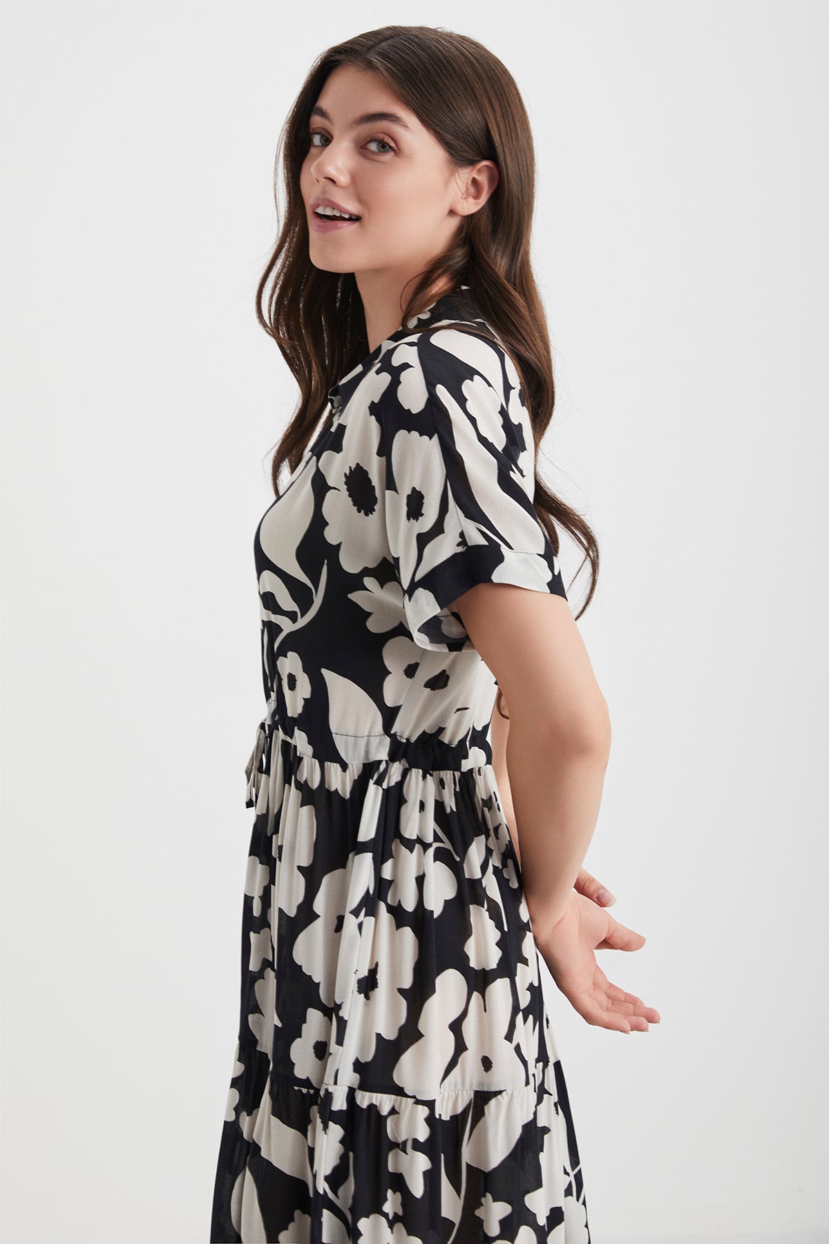 Fleur Nocturne- Robe fluide à volants - Jardin secret et parfum de romance