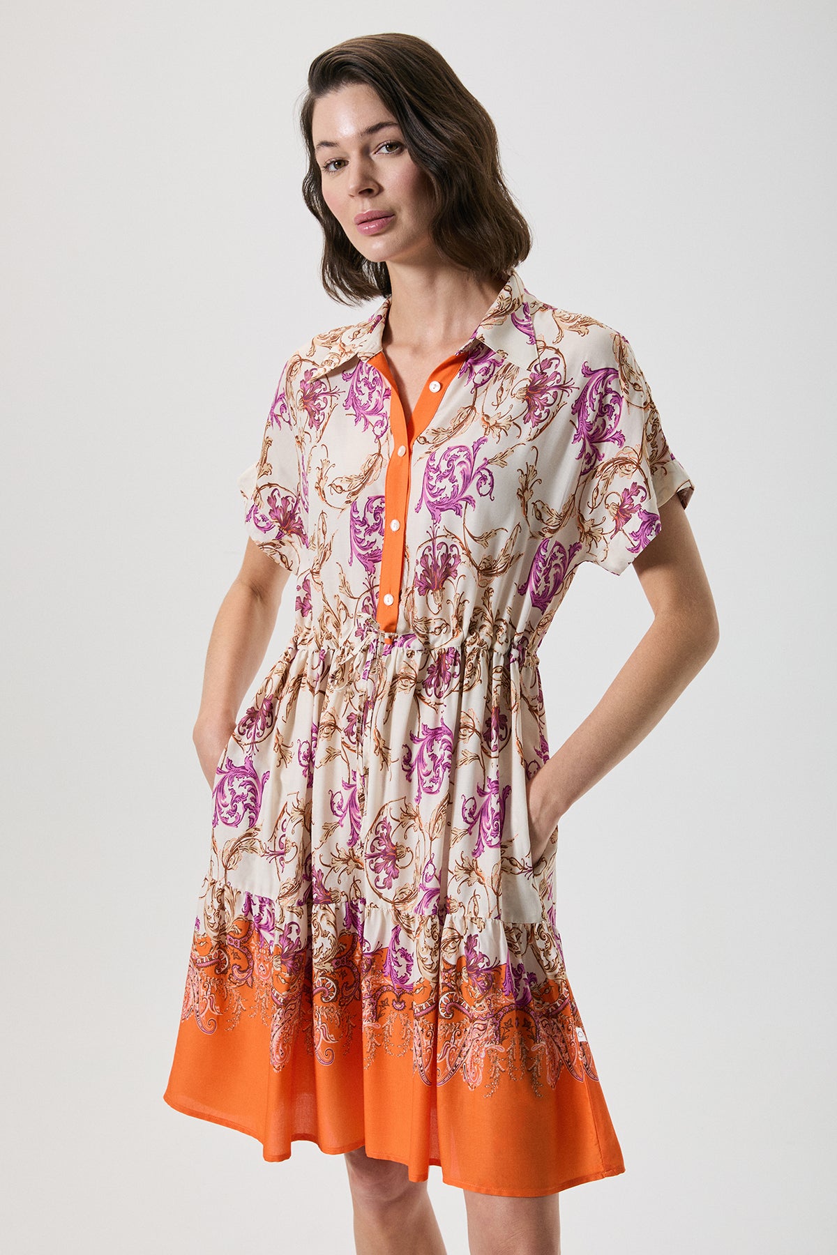 Douce Ambrée - Robe courte - Tendresse lumineuse et délicatesse sensuelle