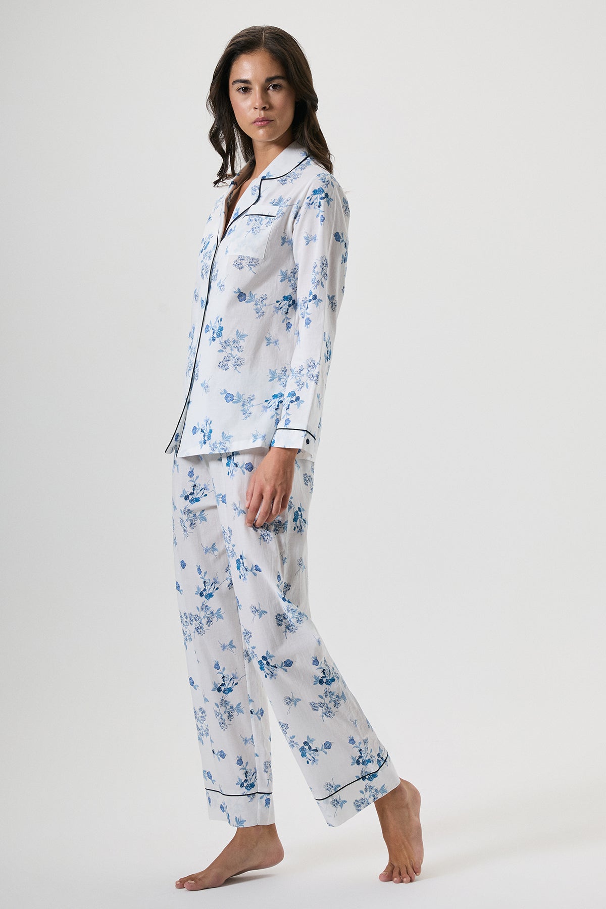 Éclat Bleu - Pyjama boutonné- Fraîcheur lumineuse et délicatesse florale