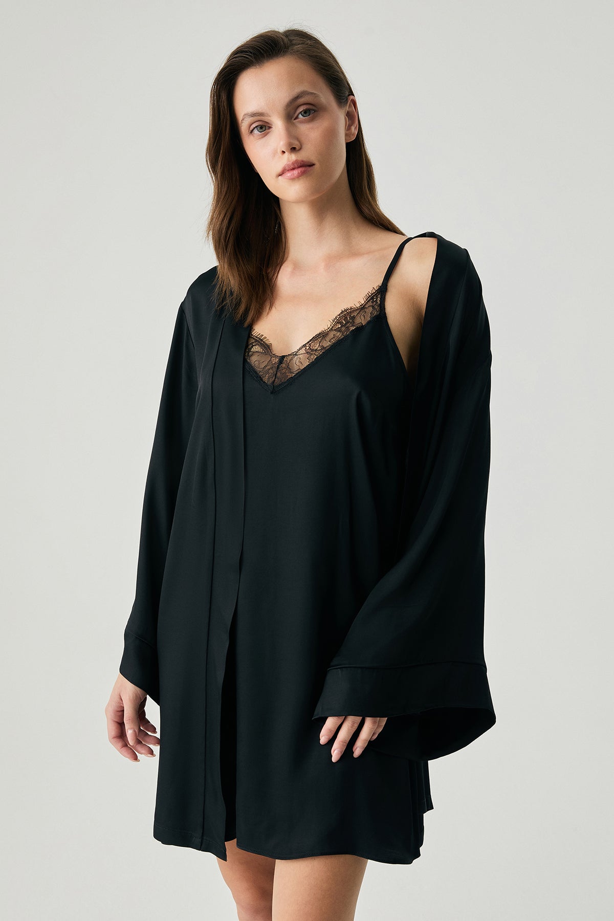 Étreinte Noire - Robe de chambre femme - Allure envoûtante et charme intense