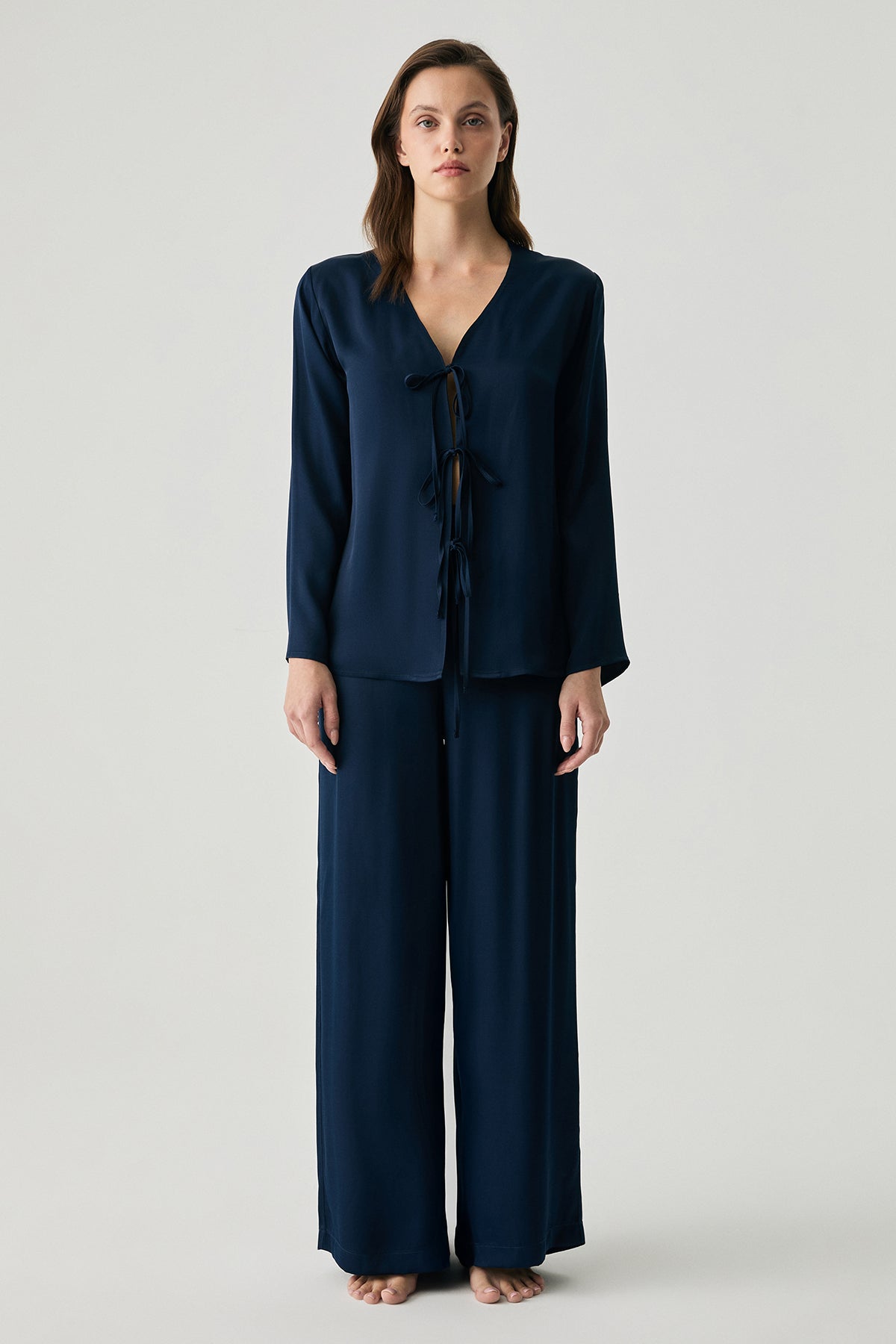 Nuit Élégante - Pyjama boutonné - Silhouette fluide enveloppante et allure chic intemporelle