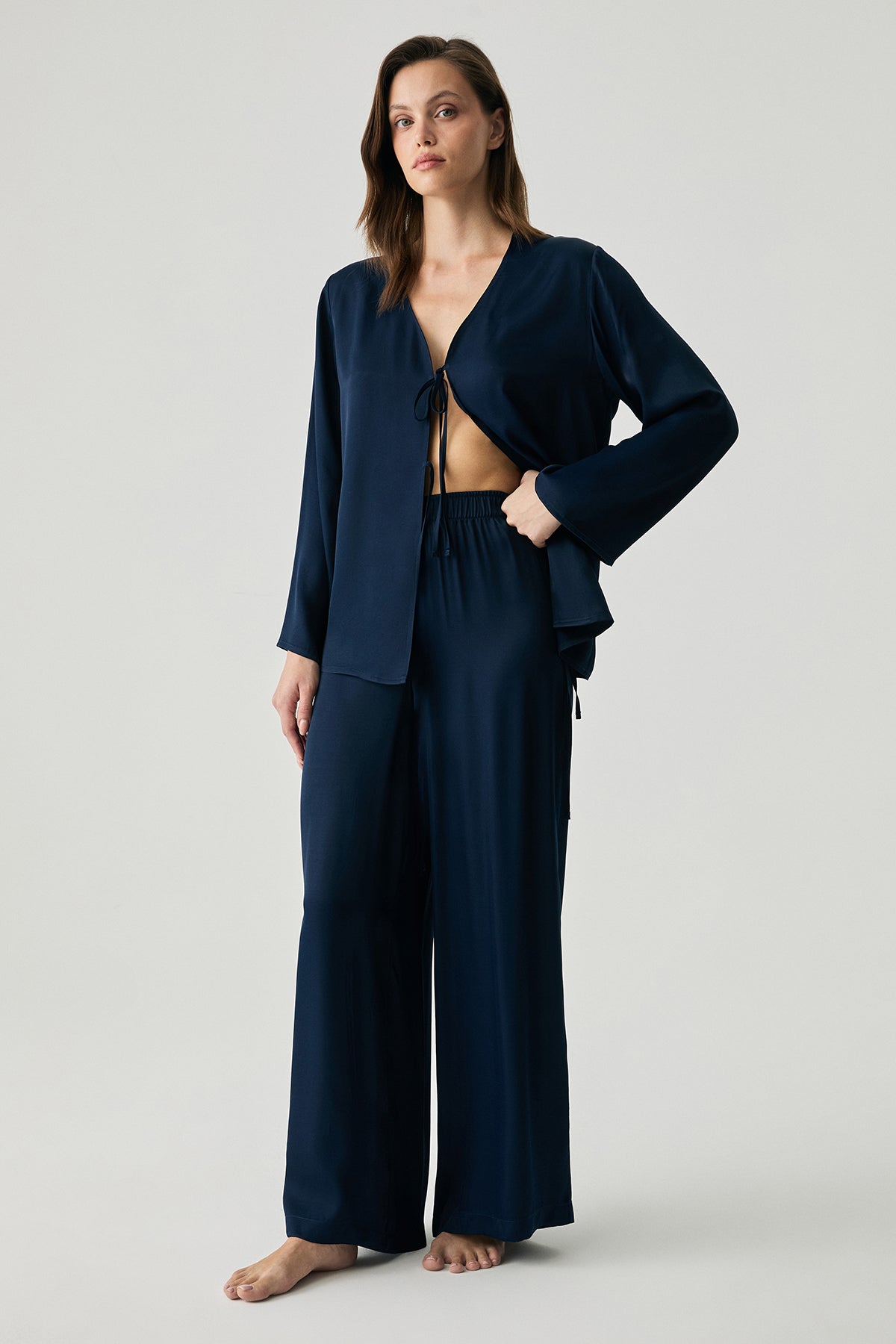 Nuit Élégante - Pyjama boutonné - Silhouette fluide enveloppante et allure chic intemporelle