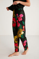 Pyjama à haut noir uni et pantalon motif floral