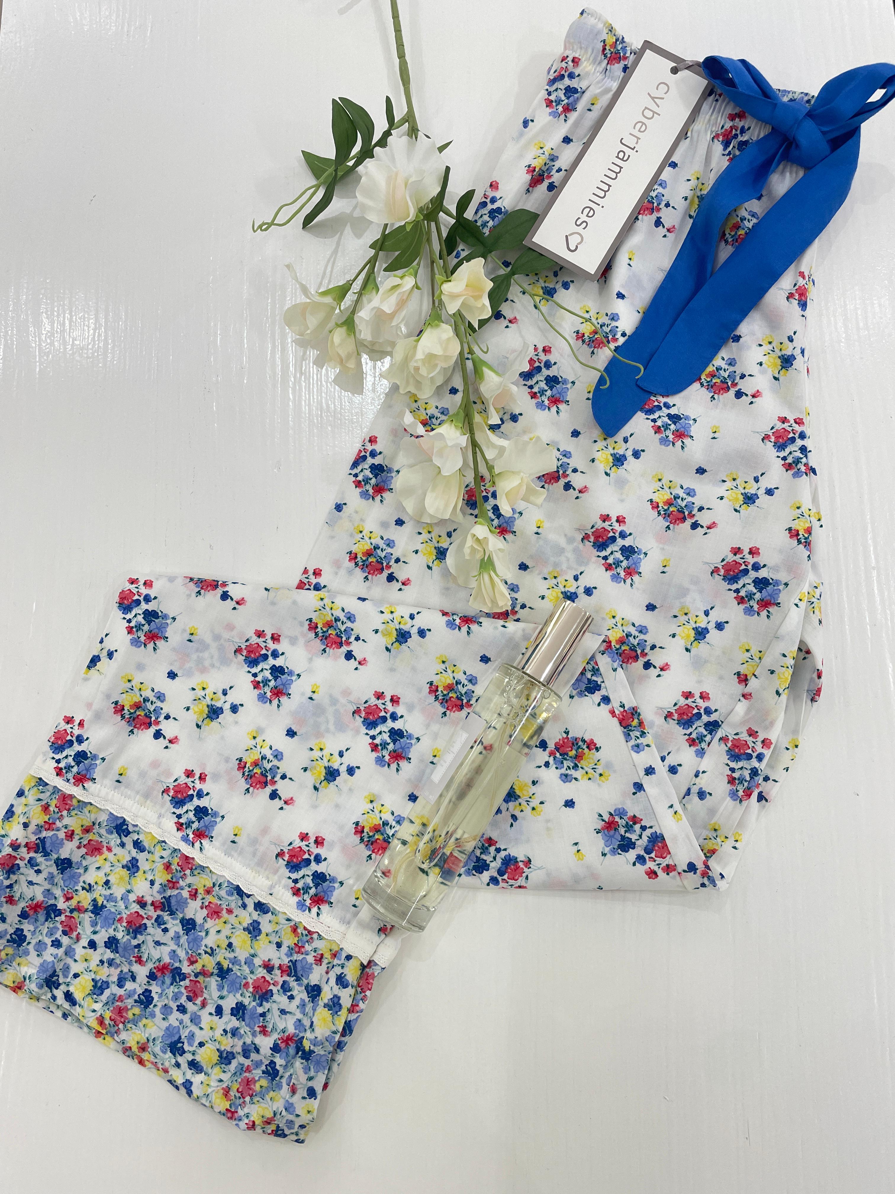 Ensemble femme à débardeur et pantalon fleuri