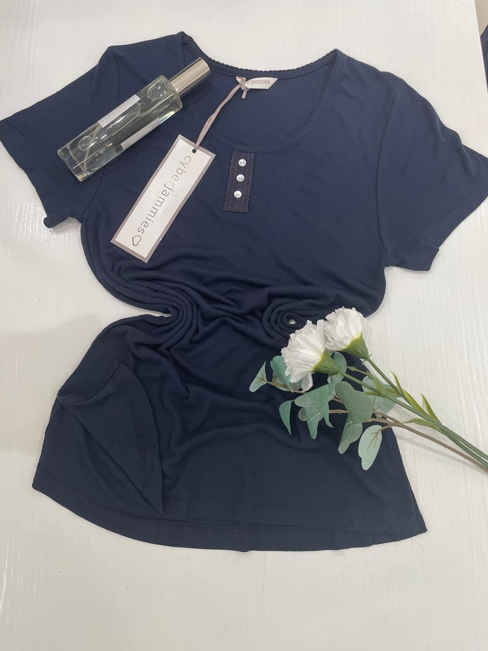 Ensemble short à haut bleu uni et short rouge fleuri