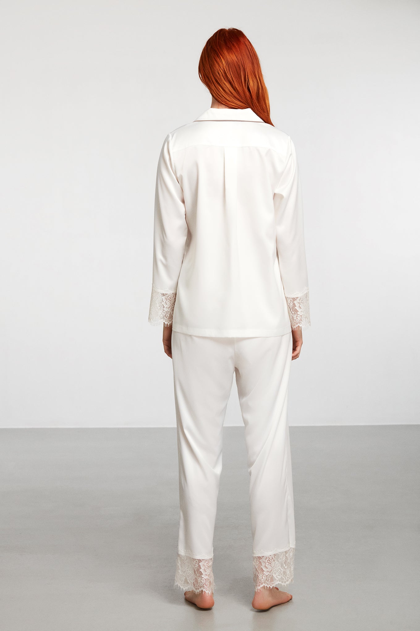 Pyjama blanc en satin et dentelle NC