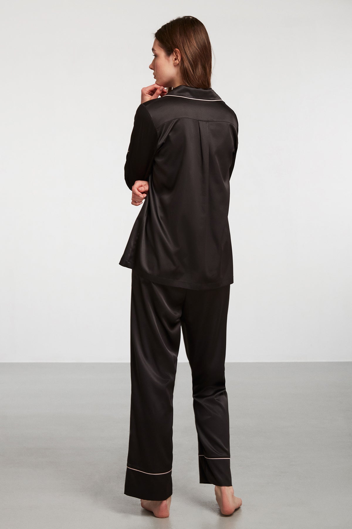 Pyjama femme noir en satin NC