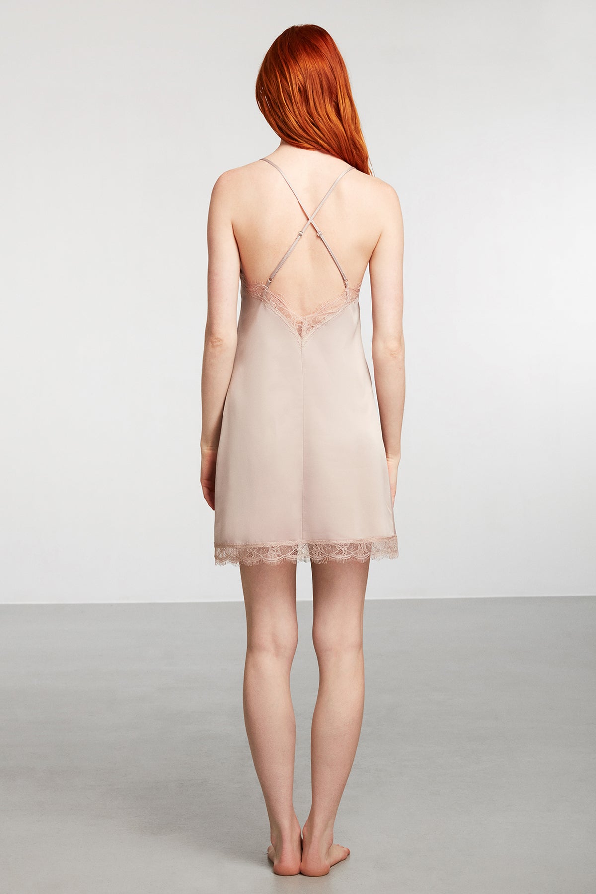 Ensemble femme nuisette et déshabillé en satin beige NC