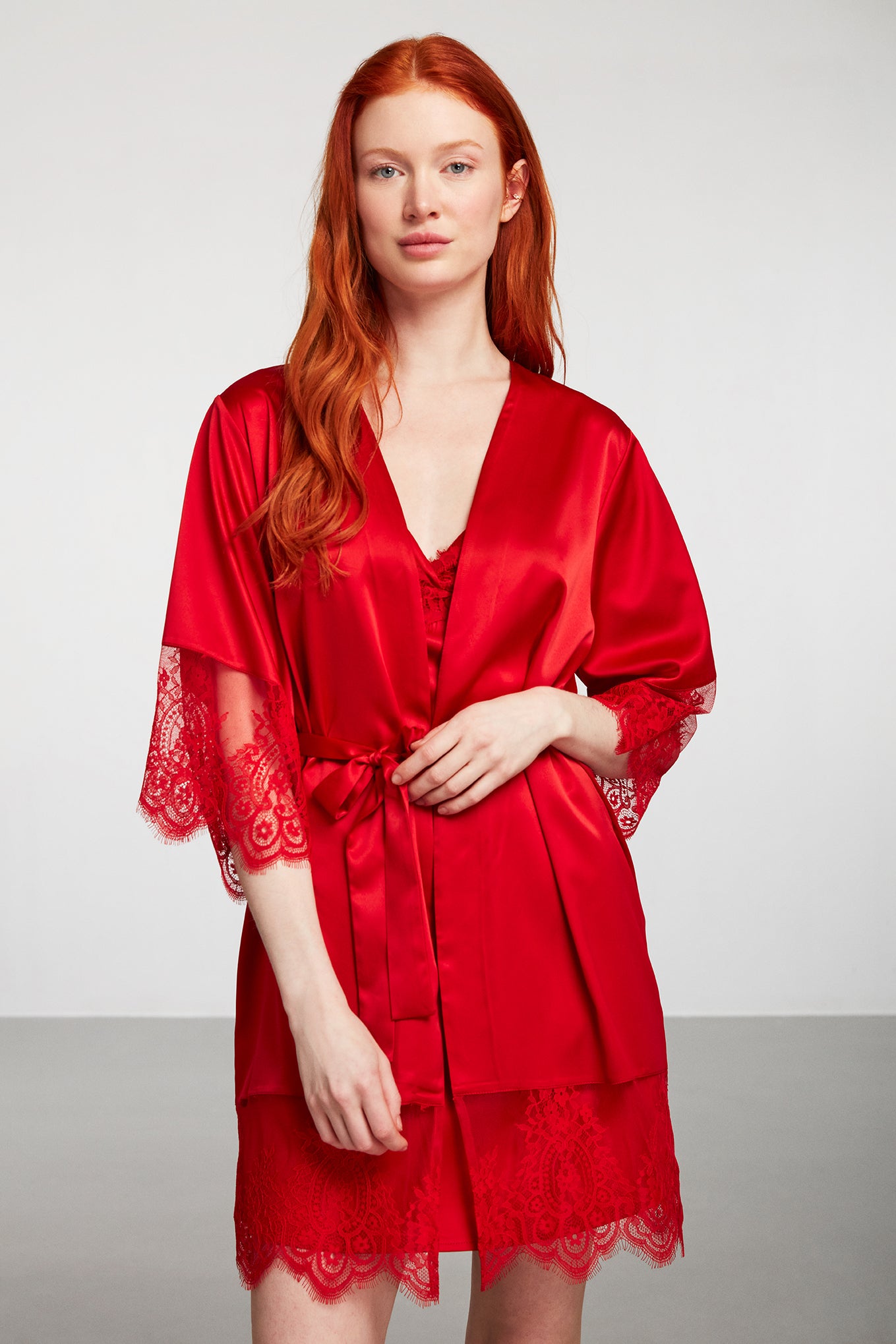 Ensemble femme nuisette et déshabillé en satin rouge NC