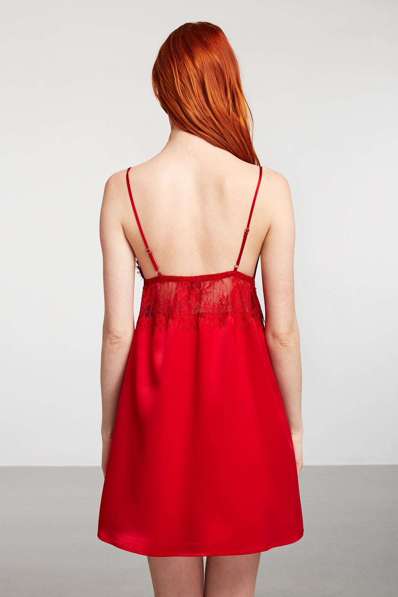 Ensemble femme nuisette et déshabillé en satin rouge NC