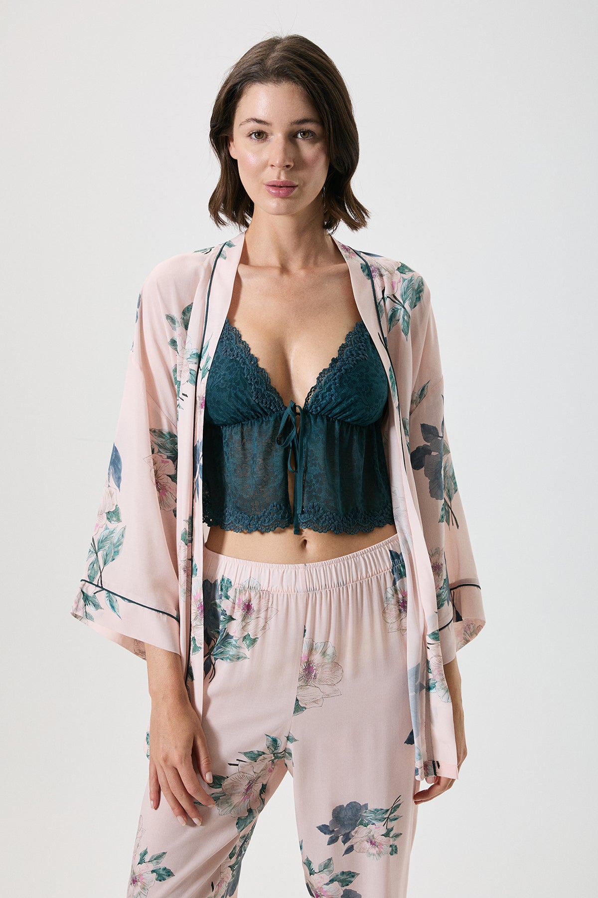Fraîche Élégance – Ensemble 3 pcs en fleurs - Poésie douce et raffinement poudré