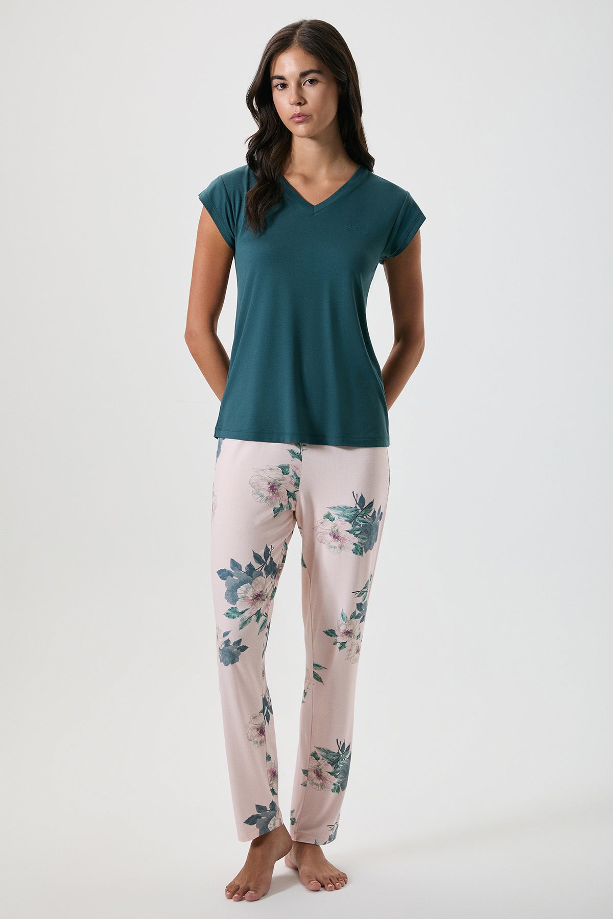 Élégance Boréale - Pyjama 2 Pcs -  Sérénité Florale rayonnante et confort absolu