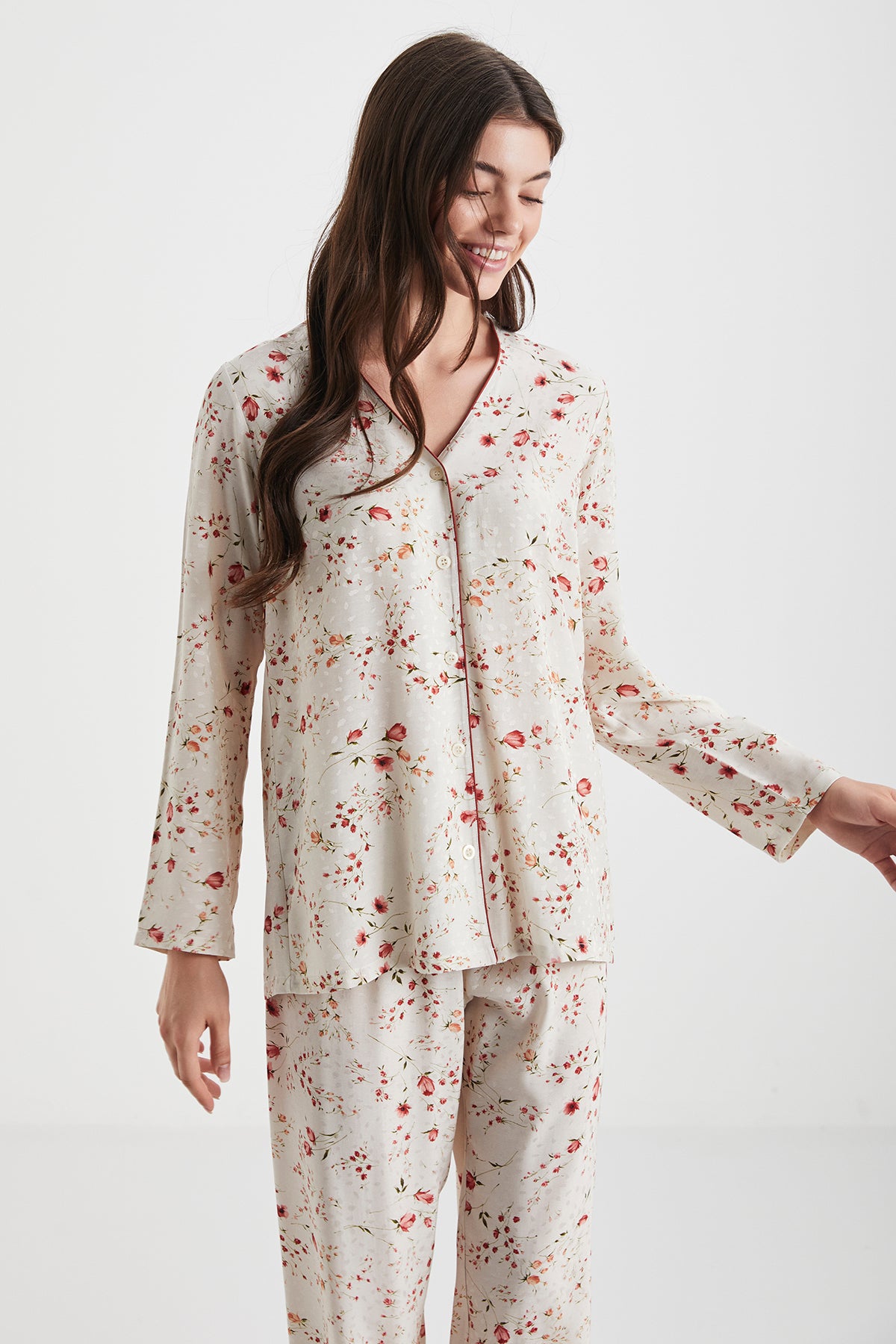L'Éveil des Pétales - Pyjama boutonné- Sérénité florale et douceur caressante