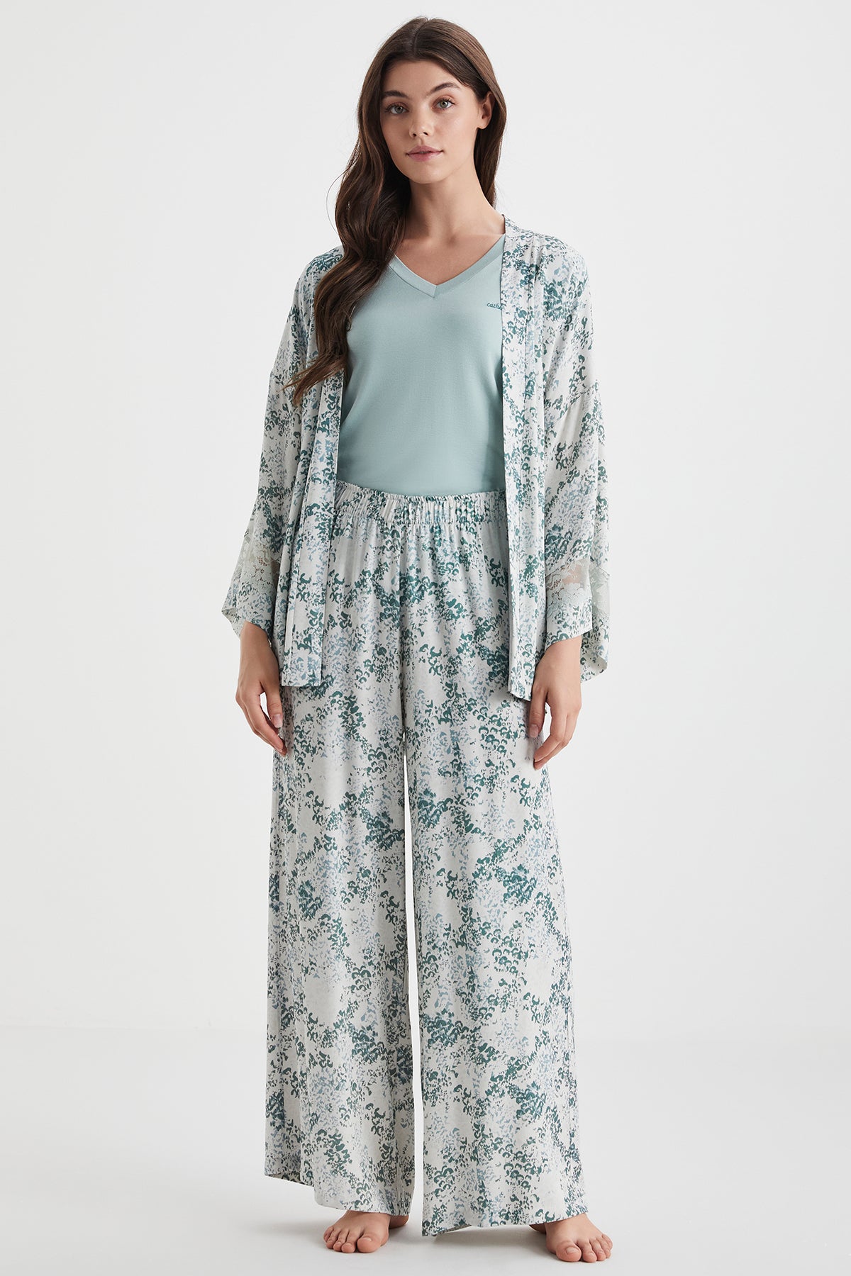Douceur Florale - Ensemble 3 Pcs- Élégance douce et féminité paisible