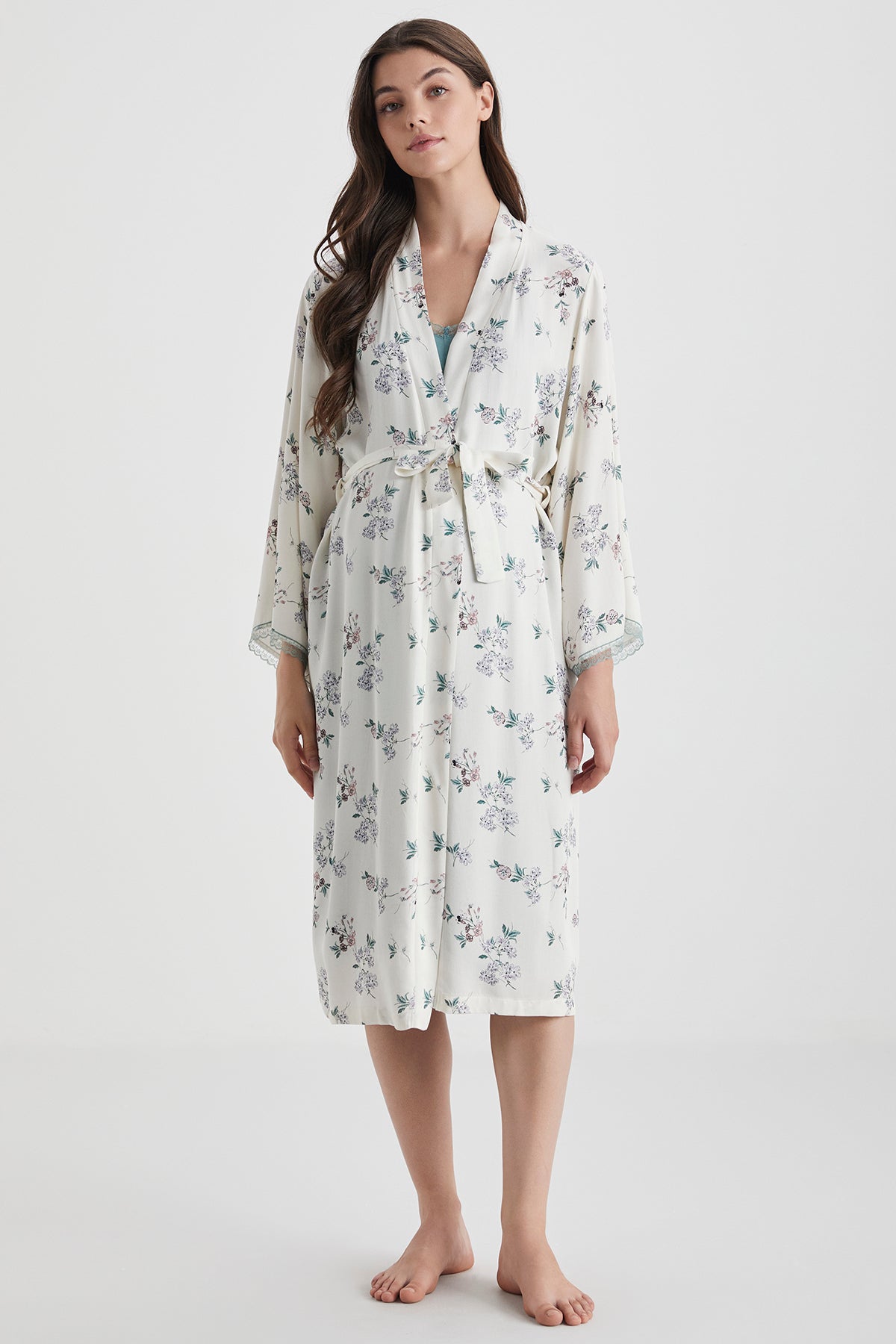 Douceur Maternelle - Kimono maternité - Étreinte légère et délicatesse florale