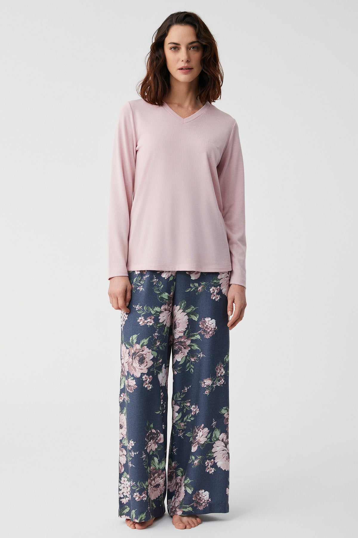 Pivoine Nocturne - Pyjama 2 PCs - Confort enveloppant et charme intemporel