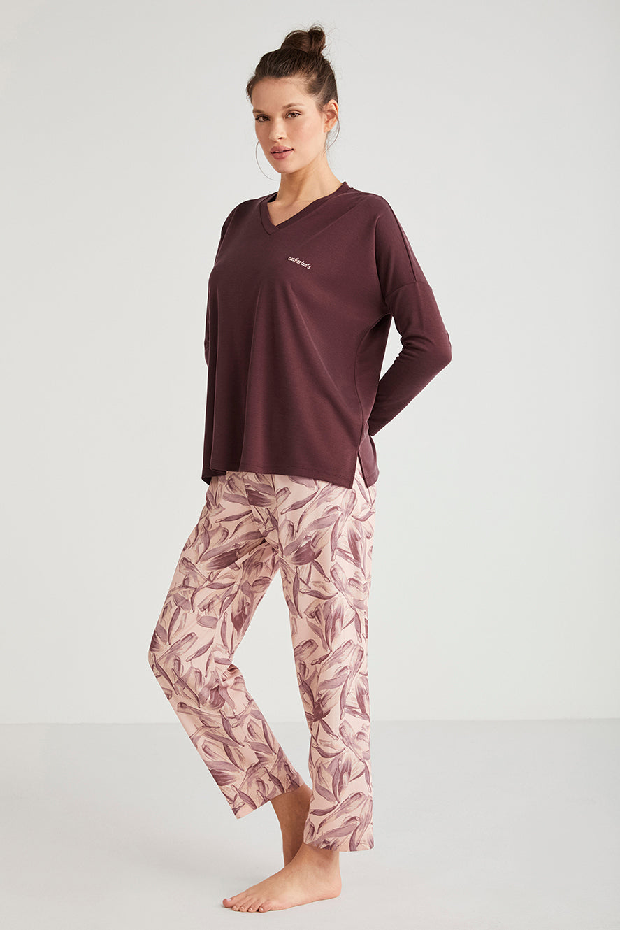 Pyjama à haut  bordeaux uni et pantalon à motif feuillage CN