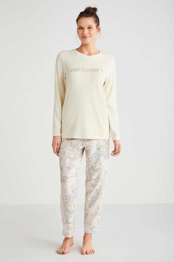 Pyjama à haut écru et pantalon à motif floral