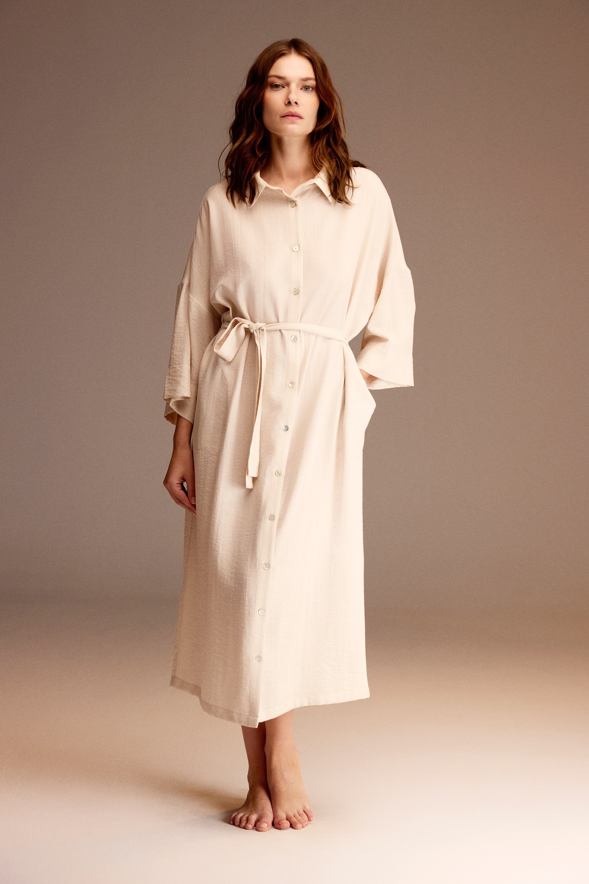 Iris Blanc - Robe longue - Raffinement épuré et délicatesse fraîche