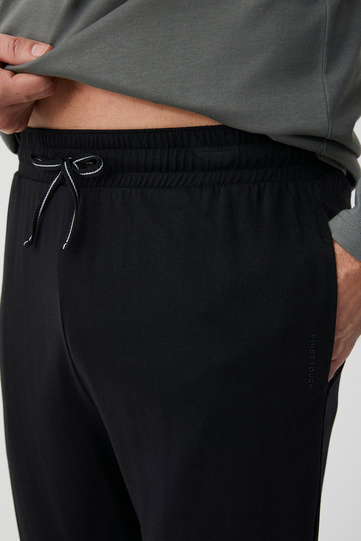 Éclipse Grise - Pyjama 2 Pcs - Sobriété raffinée et allure chic-décontracté