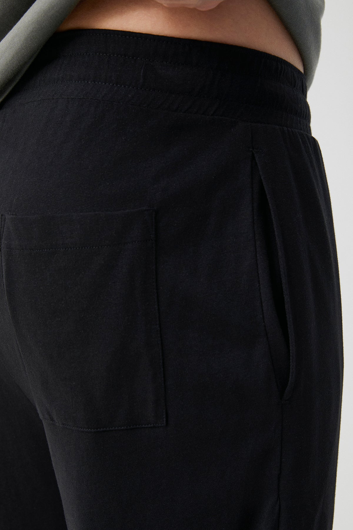 Éclipse Grise - Pyjama 2 Pcs - Sobriété raffinée et allure chic-décontracté