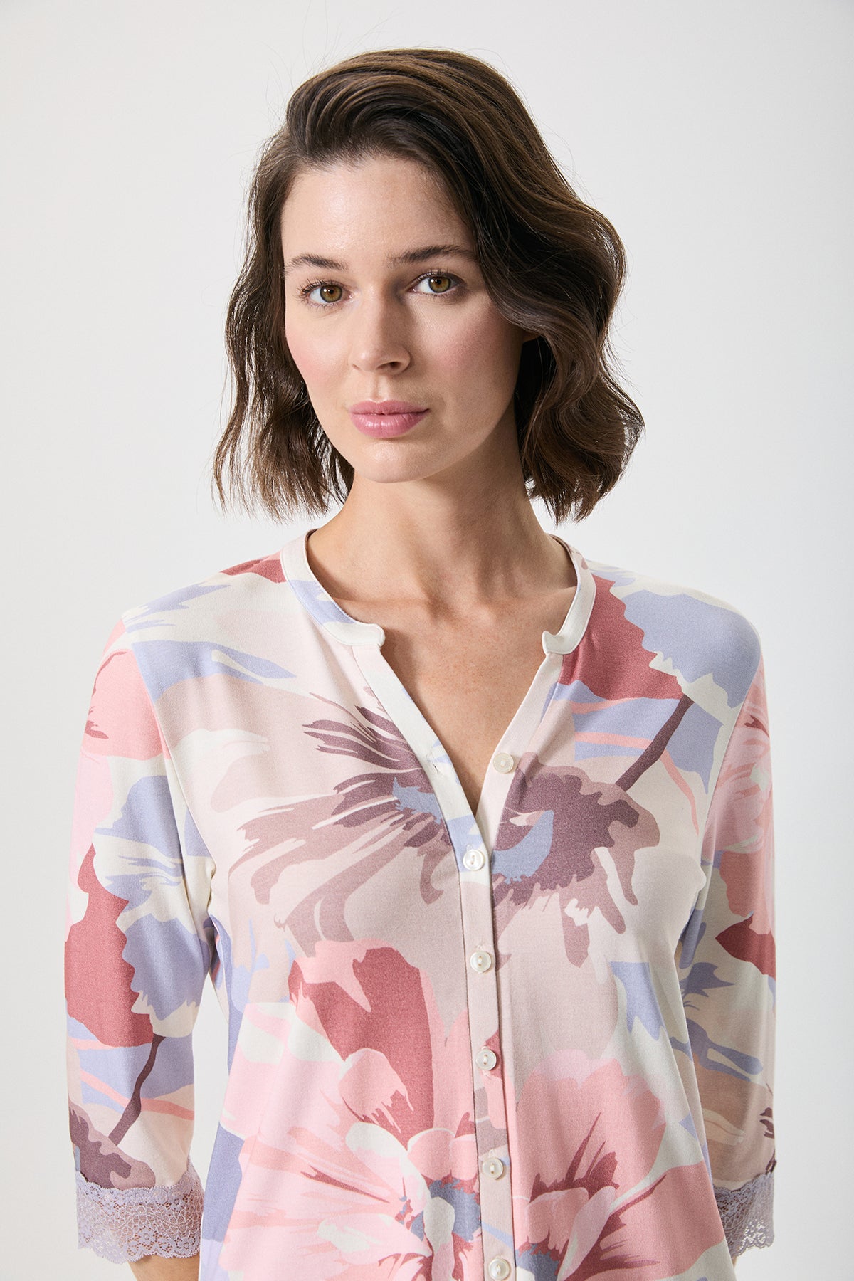 Attente Poudrée - Pyjama boutonné-  Élégance douce et féminité paisible