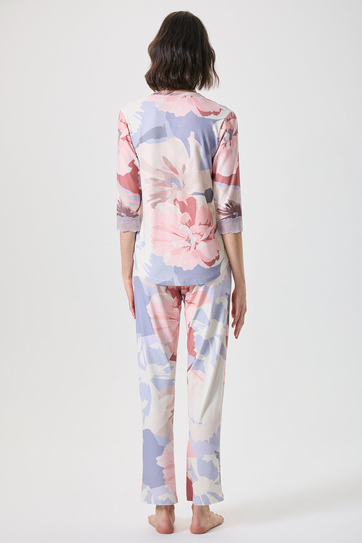 Attente Poudrée - Pyjama boutonné-  Élégance douce et féminité paisible