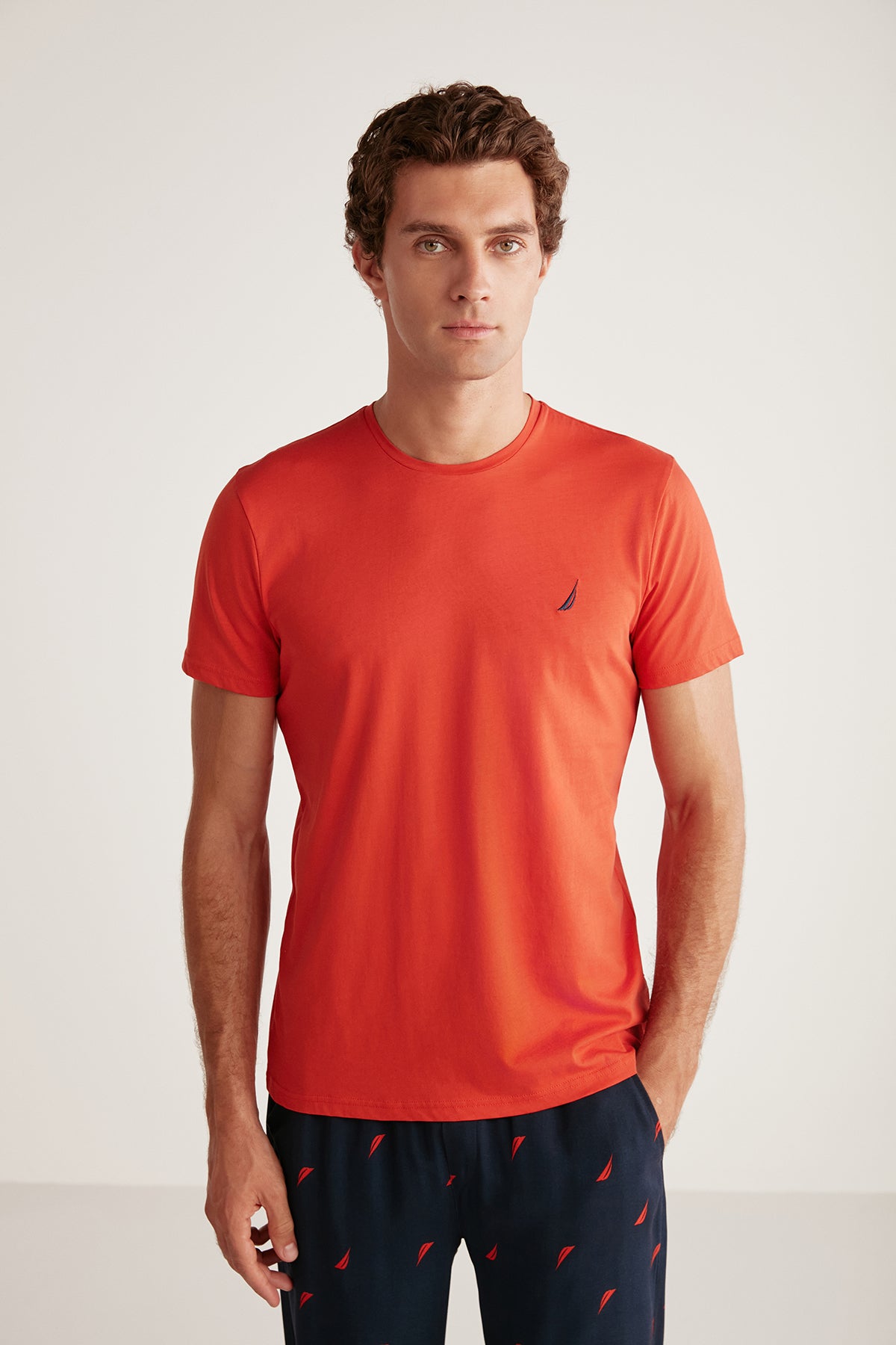 Pyjama homme à haut orange et pantalon bleu à motifs nautica