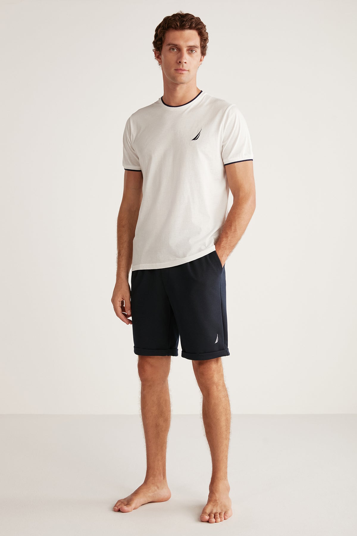 Ensemble short homme à haut blanc uni et short bleu uni