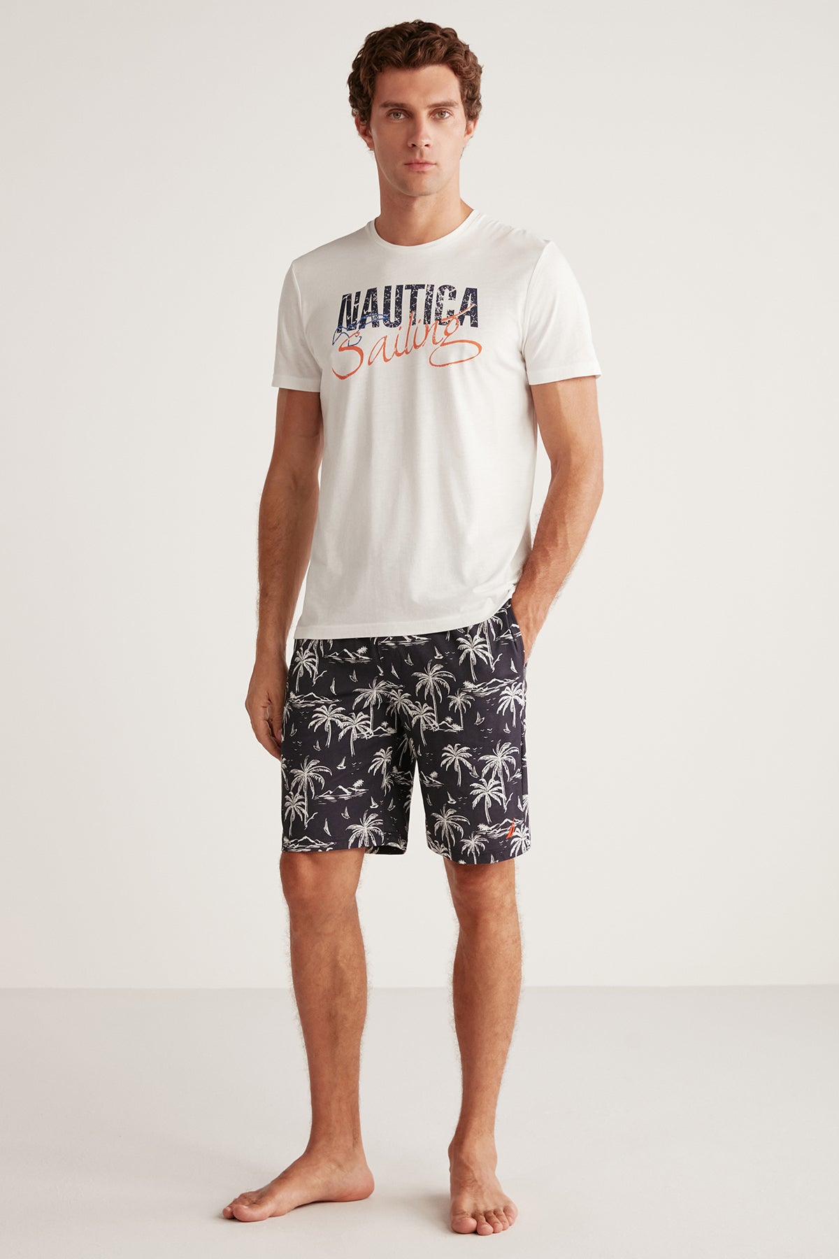 Ensemble short homme à haut blanc et short imprimé hawaïen