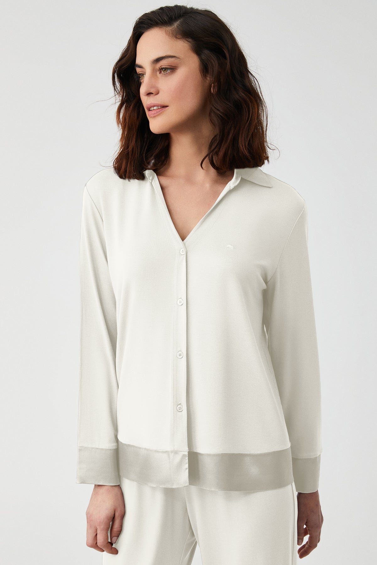 Lys d’Hiver - Pyjama boutonné -Pureté céleste et douceur immaculée