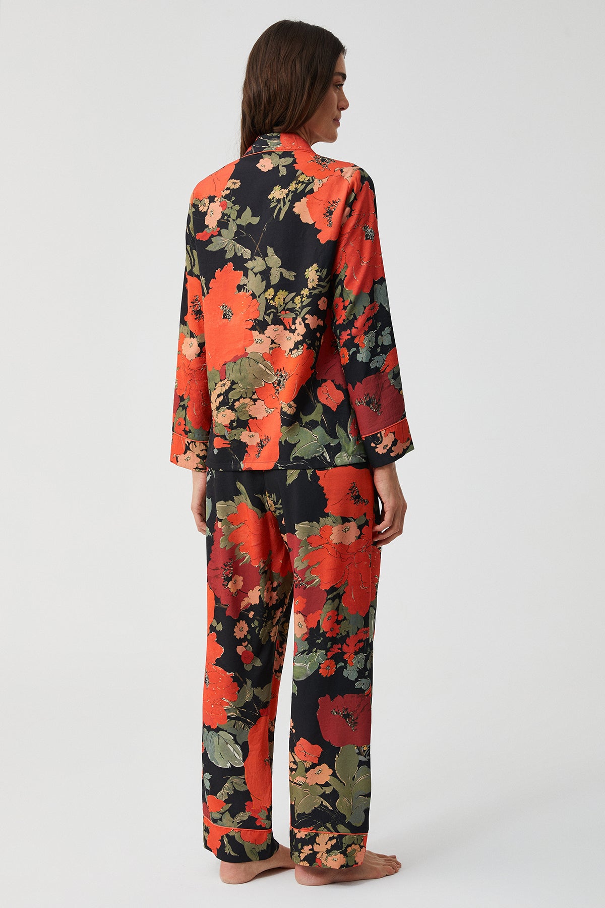 Flamme de Dahlia - Pyjama boutonné - Chic intemporel et éclat flamboyant