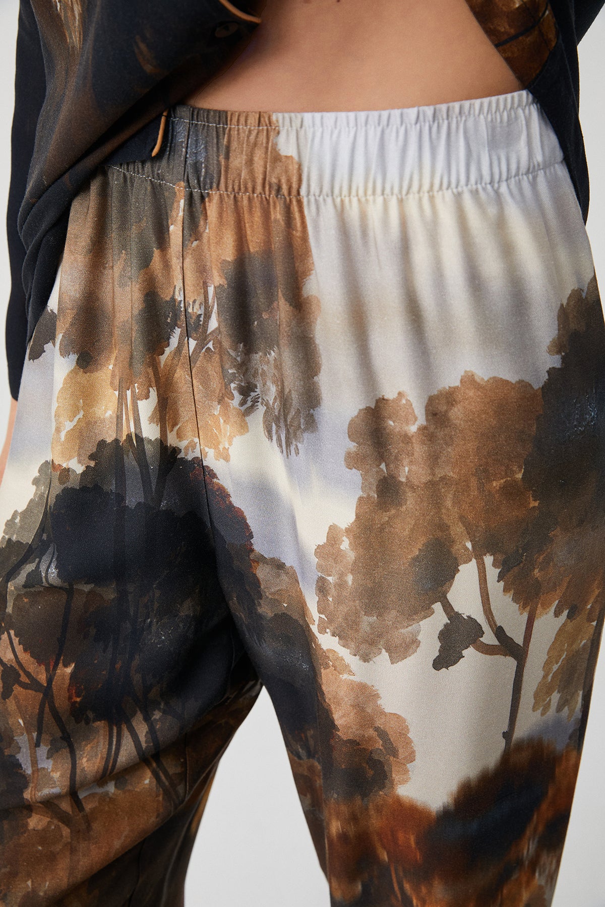 Chrysanthème d’Automne - Pyjama boutonné - Élégance intemporelle et confort raffiné 