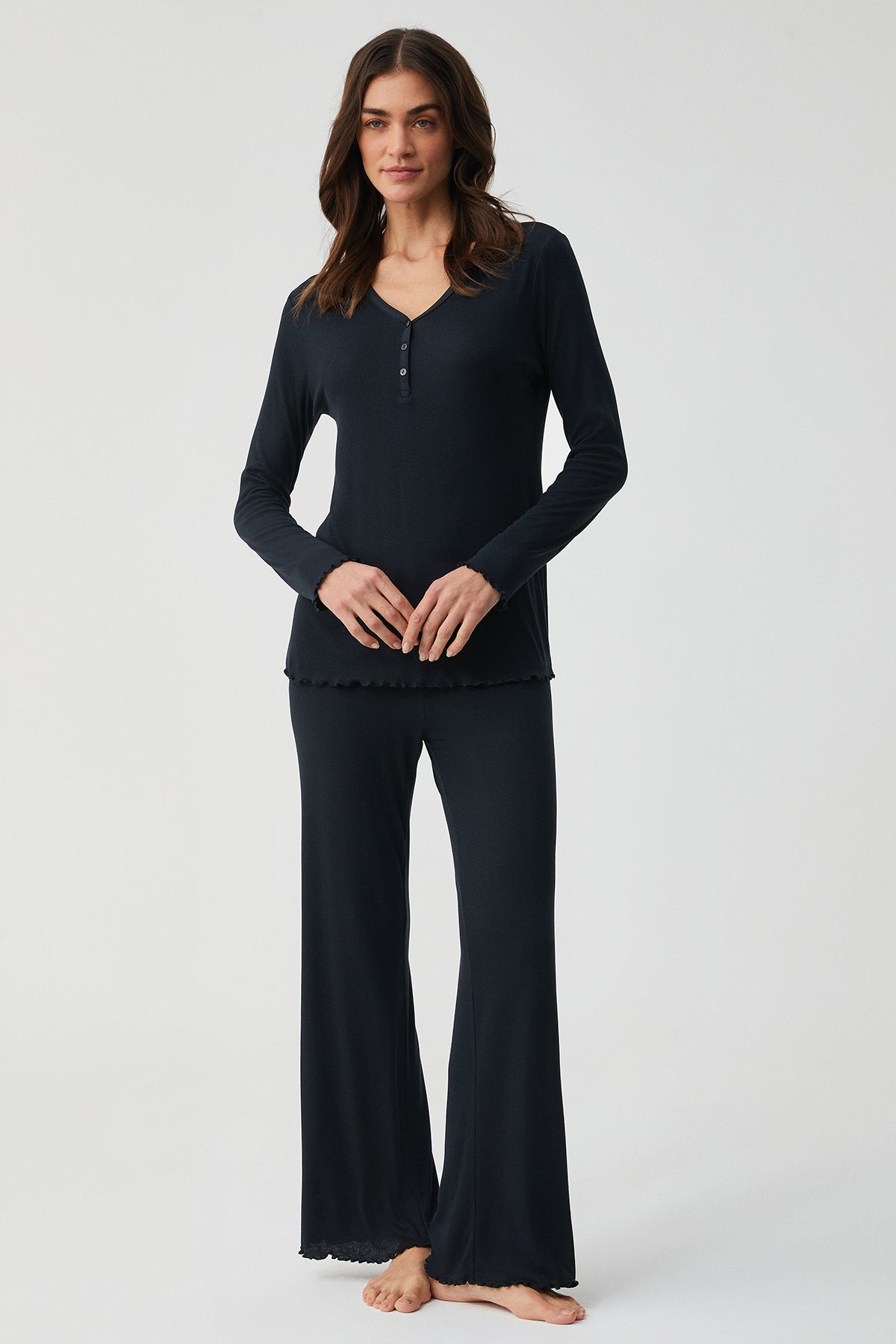 Ébène Camélia - Pyjama 2 Pcs - Élégance intime et sobriété raffinée