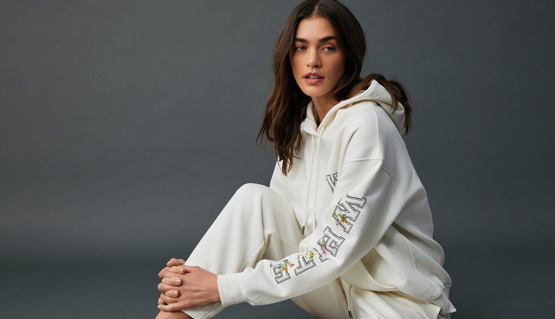 Camélia Ivoire - Survêtement 2 Pcs - Raffinement discret et de pureté élégante